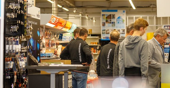 Hausmesse_im_Fachgroßhandel_für_Werkzeug-_und_Industriebedarf_2019.jpg 